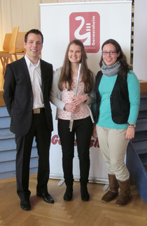 Jana mit "Haynaer Delegation": Lehrgangsleiter Markus Metz, Jana Hoffmann, Kultus-Jugendvertreterin Isabelle Wöschler